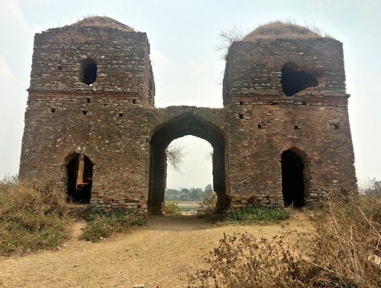 Jhariagarh Fort, Khunti, Jharkhand - Vushii.com